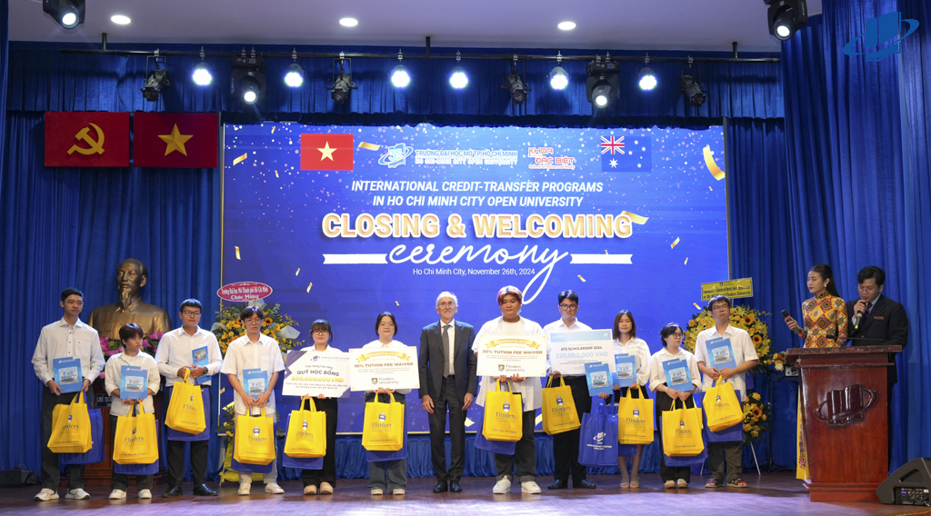 Trường Đại học Mở TP.HCM tổ chức Lễ Bế giảng Khóa 2022 chương trình liên kết quốc tế với Đại học Flinders (Úc) và Lễ Khai giảng Khóa 2024 chương trình liên kết với các Đại học quốc tế (Úc)