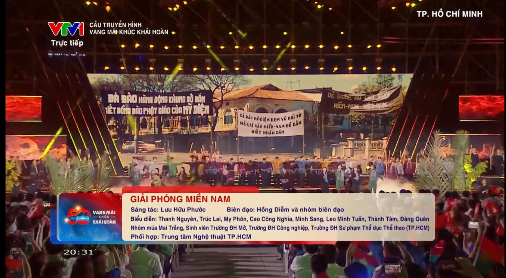 Sinh viên Đại học Mở TP.HCM hăng hái tham gia các hoạt động kỷ niệm 50 năm thống nhất đất nước